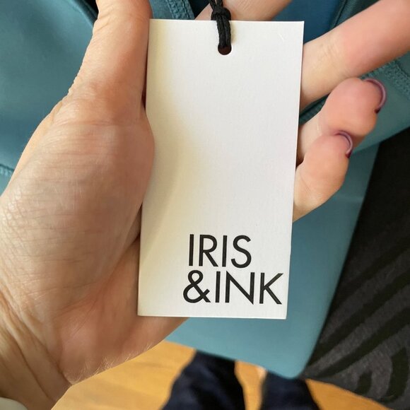 NWT Iris & Ink Leggings Pantaloni Blue Tapestry Workout Med - Picture 10 of 10